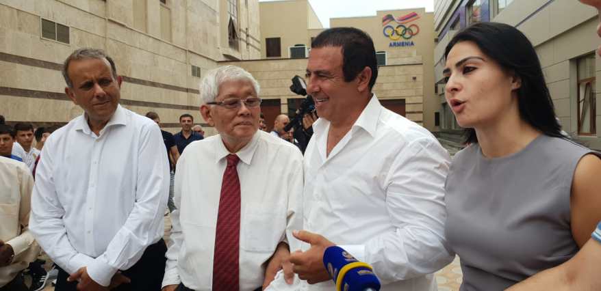 df359d06-40d8-4849-95c3-c745f38649d3